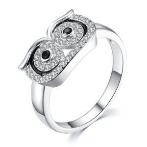 Bague hibou argentée aux yeux vert émeraude, style ajustable