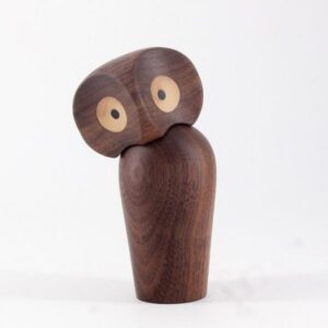 Figurine hibou en bois sombre, version noyer