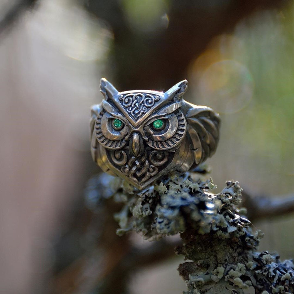 Bague hibou celtique aux yeux émeraude