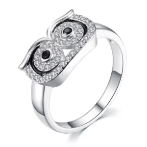 Bague hibou pavée de cristaux, regard noir et argent
