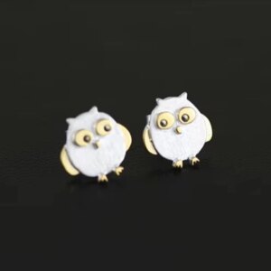 Boucles d’oreilles hibou blanc et doré, puces aux cristaux clairs