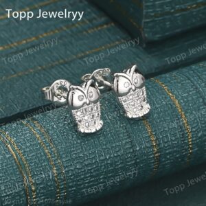 Boucles d’oreilles hibou argentées, duo délicat pour les cadeaux lumineux