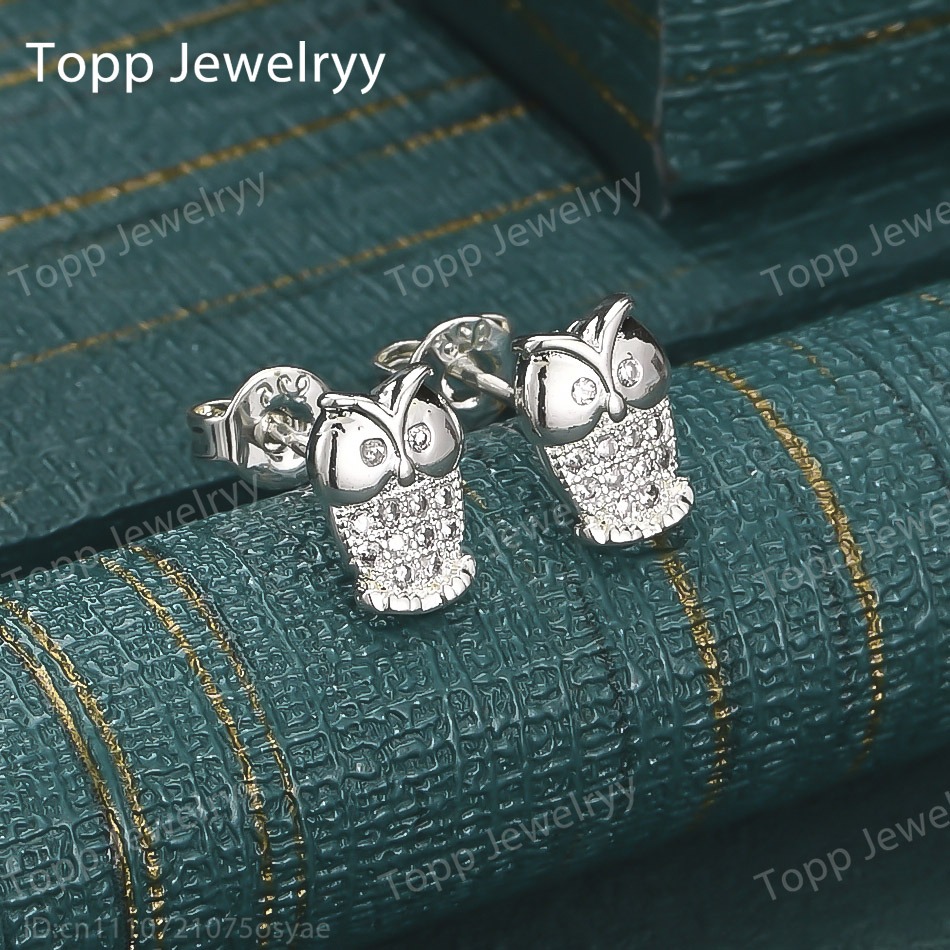 Boucles d’oreilles hibou argentées, duo délicat pour les cadeaux lumineux