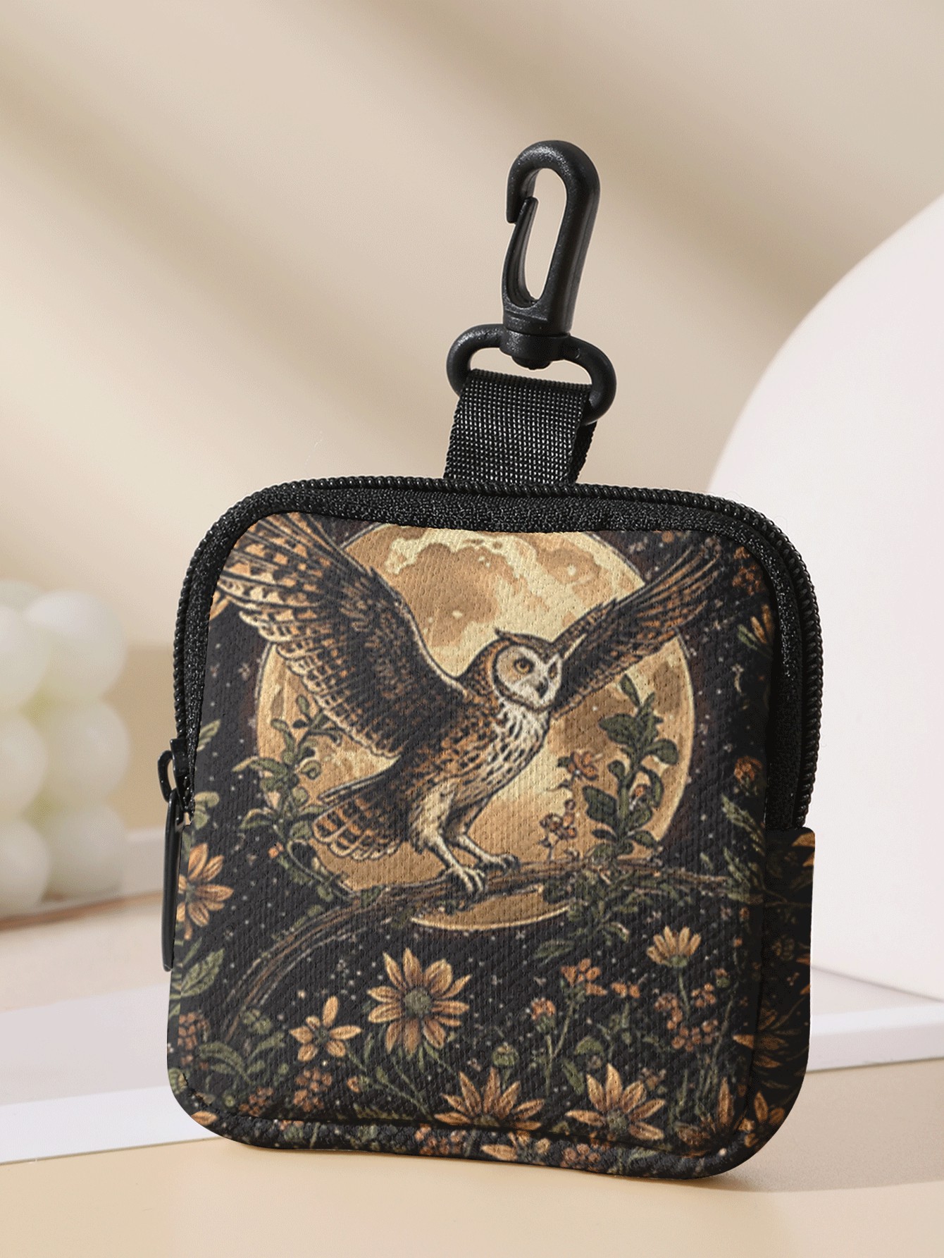 Pochette hibou aux ailes ouvertes, motif forêt vintage